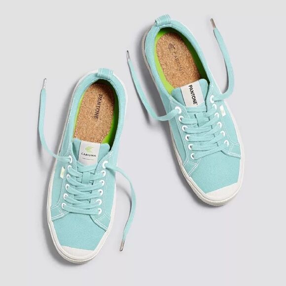Cariuma OCA Low Eggshell Blue Pantone Sneaker - Picture 1 of 9